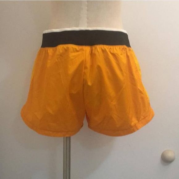 NEW Women's Large NIKE Sportswear Drawstring Running Shorts 855713-804 Orange - Picture 6 of 8